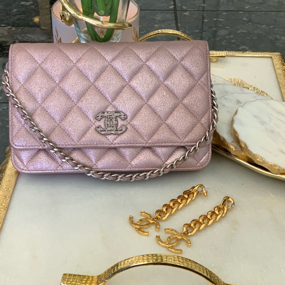 ❌SOLD❌Beautiful Chanel  iridescent rose gold Woc - Picture 2 of 12